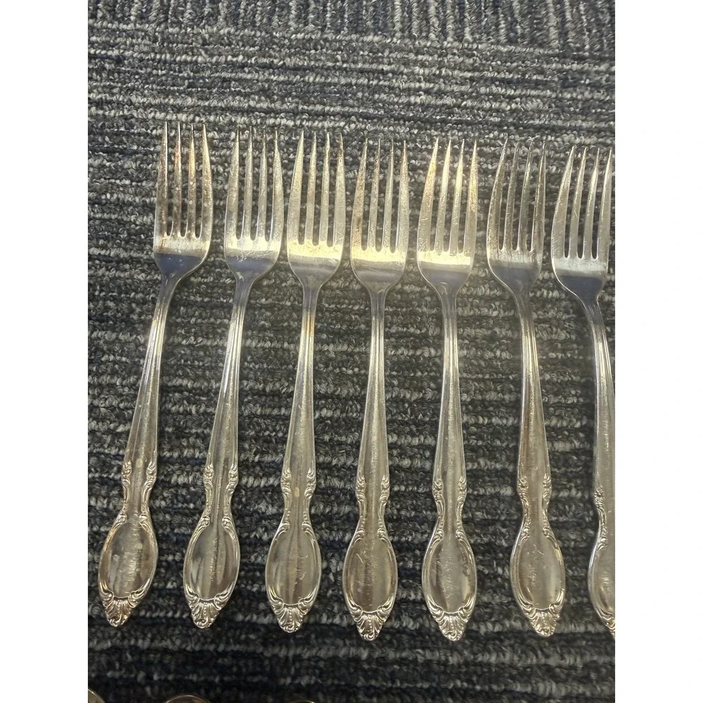 30 Pcs Vintage Wm Rogers Precious Mirror Flatware Silver Plate Forks Spoons
